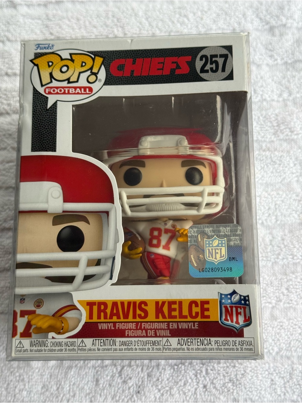 Funko Pop! Football Travis Kelce - Red, White & Gold